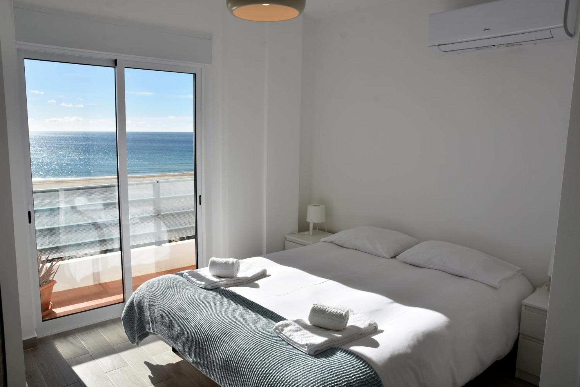 Over The Beach Monte Gordo Ngoại thất bức ảnh